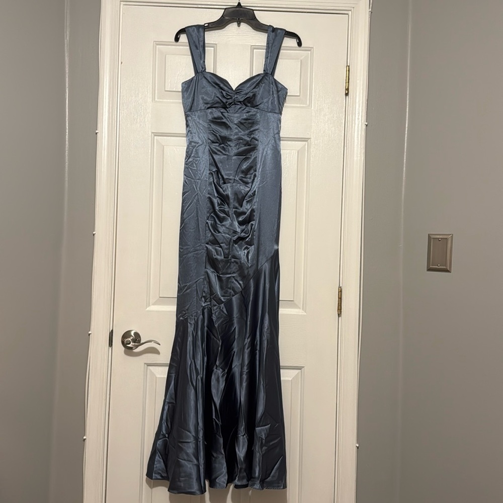 Formal Gown - Picture 3 of 4